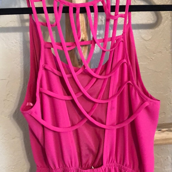 Hot pink dress - Picture 2 of 3